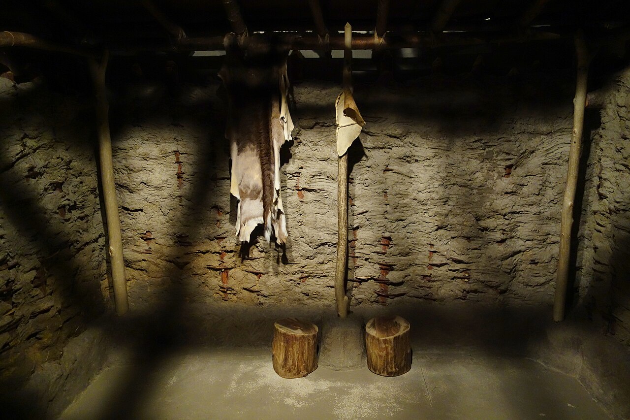 Interior of Aztalan house in museum exhibit