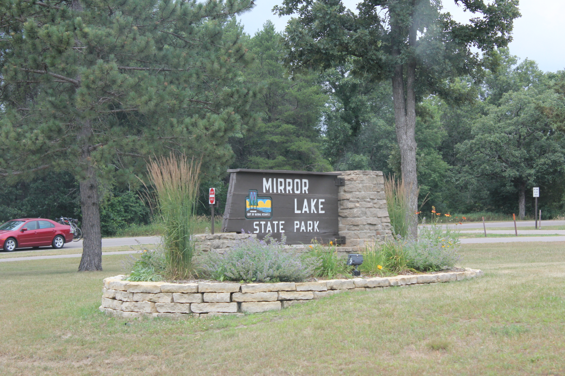 Mirror Lake Entrance sign