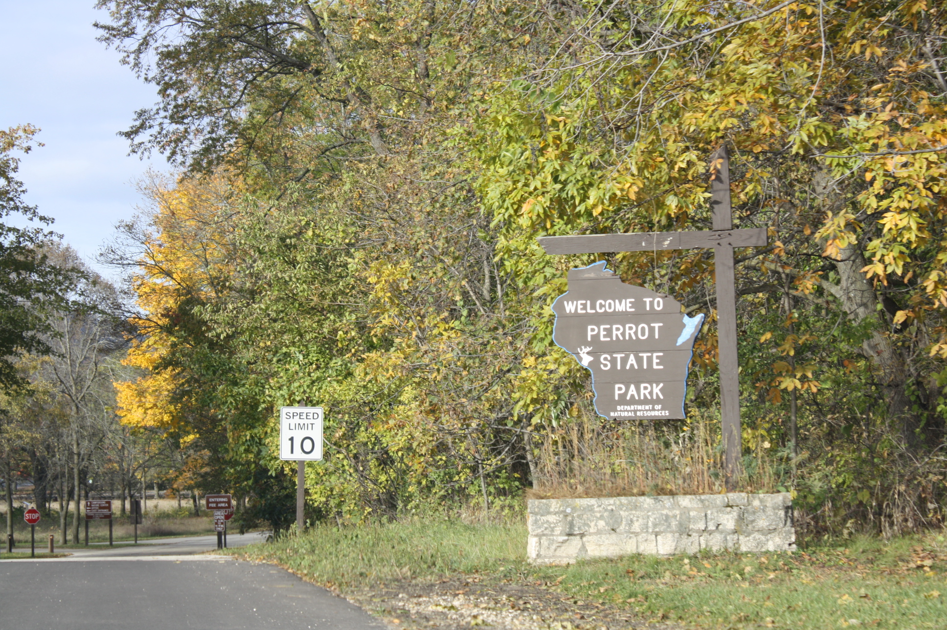 Parrot Bay North entrance sign